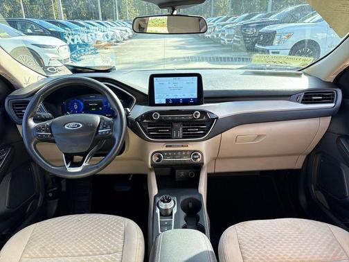 2020 Ford Escape SE
