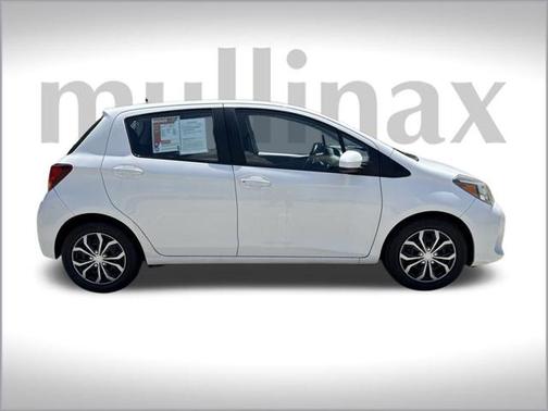 2015 Toyota Yaris L