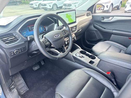 2025 Ford Escape Platinum