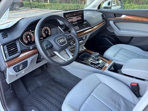 2023 Audi Q5 45 S line Premium Plus