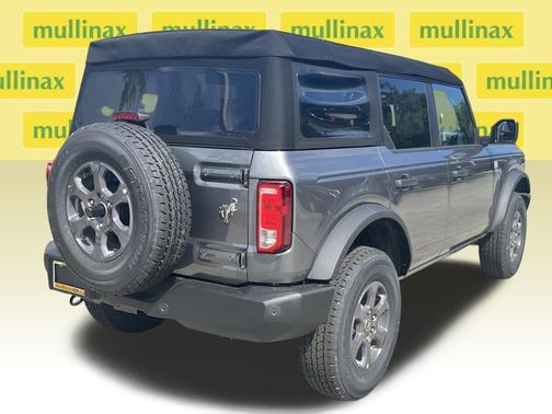 Carbonized Gray Metallic 2026 Ford Bronco Big Bend