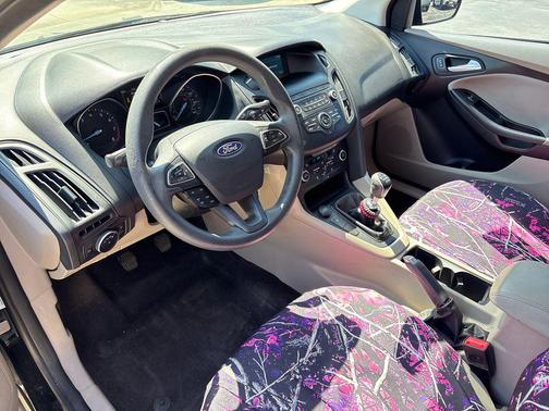 Shadow Black 2018 Ford Focus SE