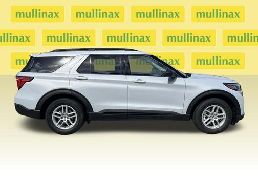 Space White Metallic 2026 Ford Explorer Active (200A)