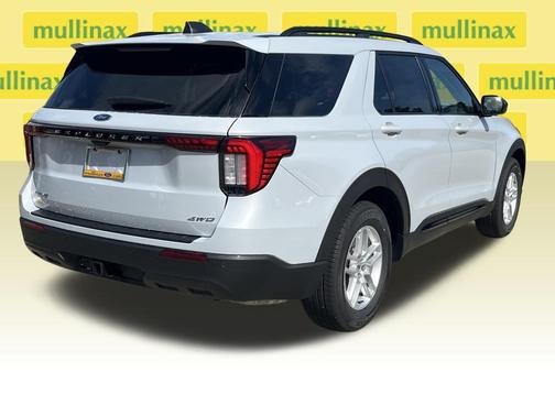 Space White Metallic 2026 Ford Explorer Active (200A)