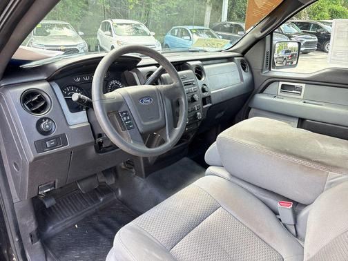 Tuxedo Black Metallic 2011 Ford F-150 XL