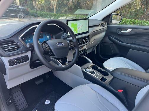 2026 Ford Escape Platinum