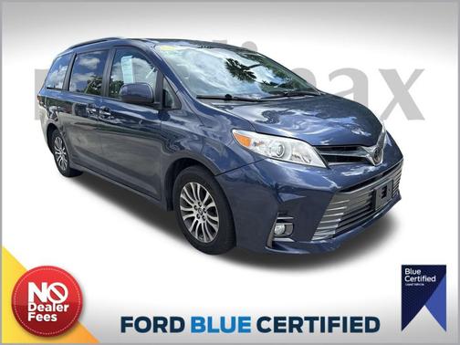 2020 Toyota Sienna XLE