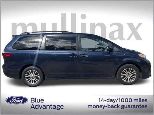 2020 Toyota Sienna XLE