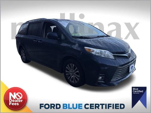 2020 Toyota Sienna XLE