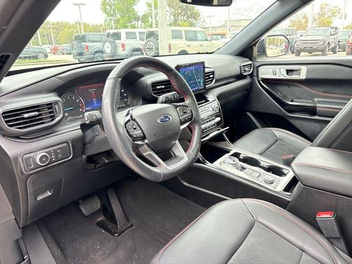 2022 Ford Explorer ST-Line