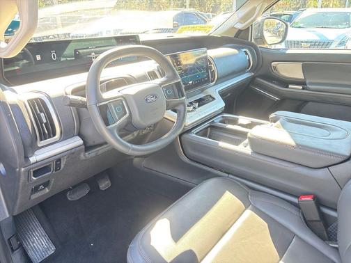 2025 Ford Expedition Max Active 4x2