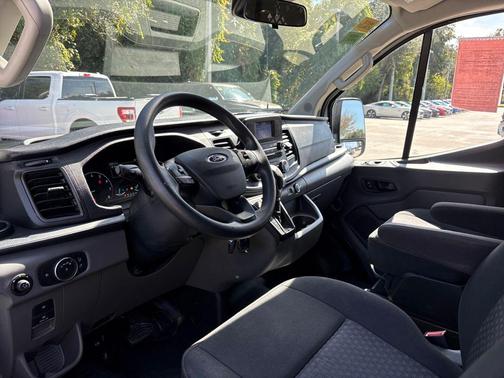 2022 Ford Transit-250 Base