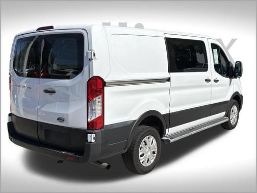 2022 Ford Transit-250 Base