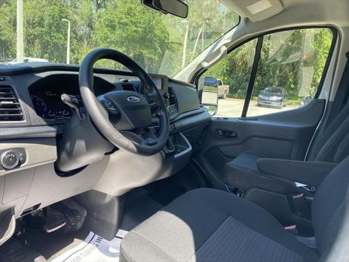 2022 Ford Transit-250 Base