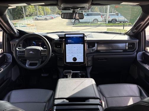 2024 Ford F-150 Lightning LARIAT