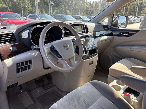 2016 Nissan Quest SV