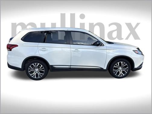 2017 Mitsubishi Outlander ES