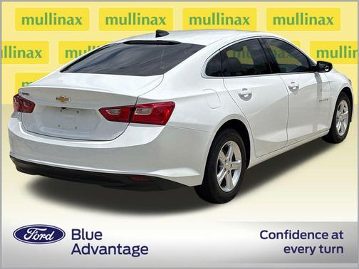 Summit White 2023 Chevrolet Malibu 1LS