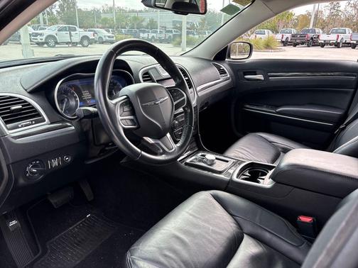 2019 Chrysler 300 Touring