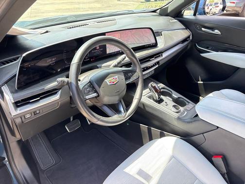 Deep Sea Metallic 2025 Cadillac XT4 Sport