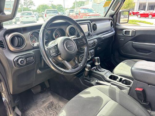 Granite Crystal Metallic Clearcoat 2020 Jeep Wrangler Unlimited Willys 4x4