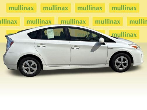 Blizzard Pearl 2014 Toyota Prius Two