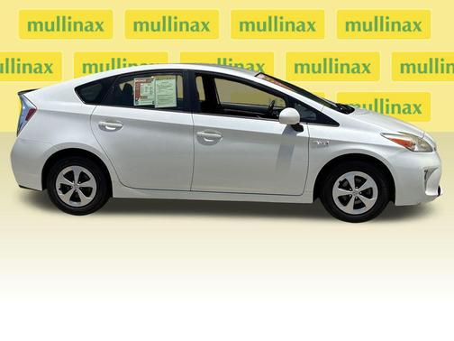 Blizzard Pearl 2014 Toyota Prius Two