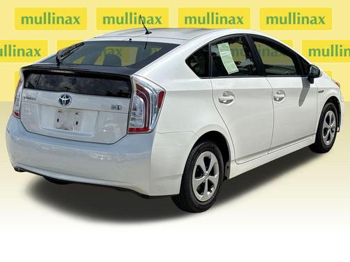 Blizzard Pearl 2014 Toyota Prius Two