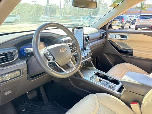 2021 Ford Explorer Platinum