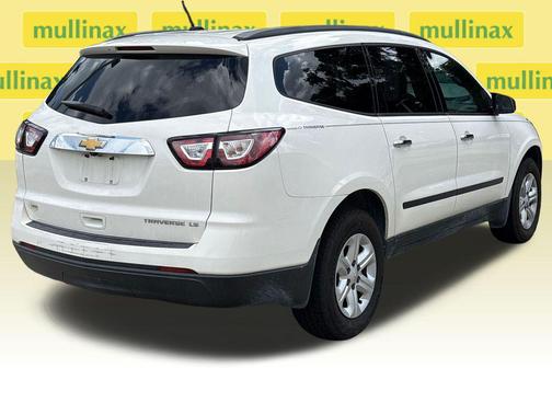 White 2015 Chevrolet Traverse LS