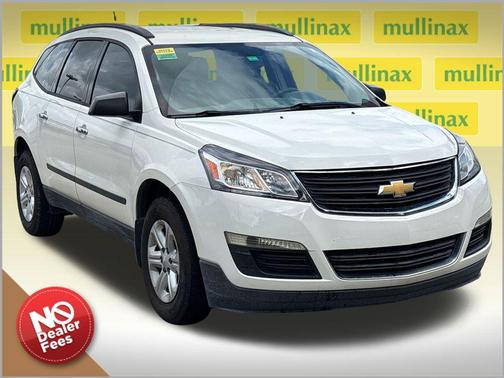 White 2015 Chevrolet Traverse LS