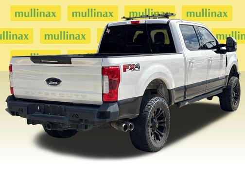 White 2019 Ford F-250 Lariat