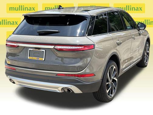 Harbor Gray Metallic Clearcoat 2025 Lincoln Corsair Reserve