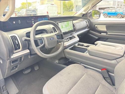 Oxford White 2025 Ford Expedition Max Active 4x2