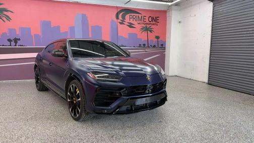 2022 Lamborghini Urus 