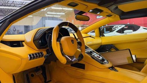 2015 Lamborghini Aventador LP700-4
