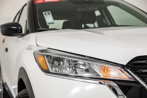 2023 Nissan Kicks S