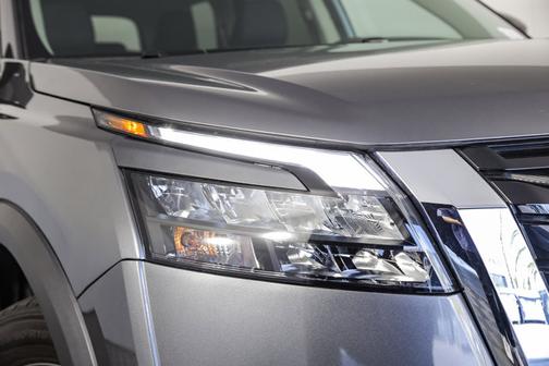 2023 Nissan Pathfinder S