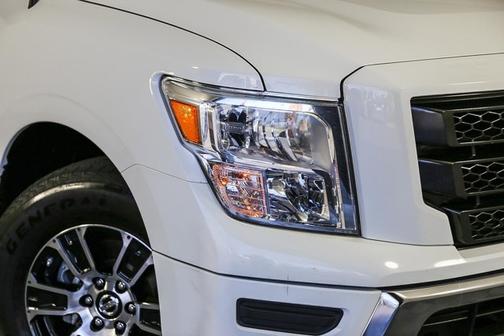 2021 Nissan Titan SV