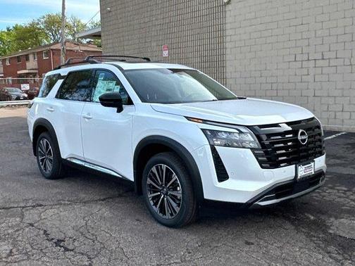 Everest White P 2026 Nissan Pathfinder Platinum