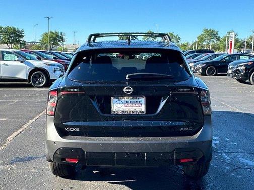 Super Black 2026 Nissan Kicks SV