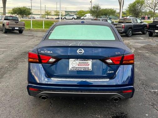 Deep Blue Pearl 2021 Nissan Altima 2.5 SR