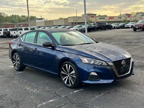 Deep Blue Pearl 2021 Nissan Altima 2.5 SR