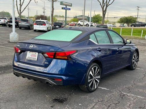 Deep Blue Pearl 2021 Nissan Altima 2.5 SR