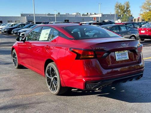 2025 Nissan Altima SR