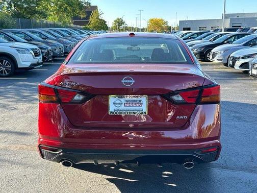 2025 Nissan Altima SR