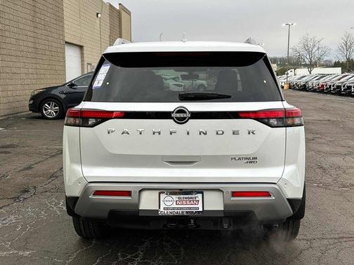 2025 Nissan Pathfinder Platinum