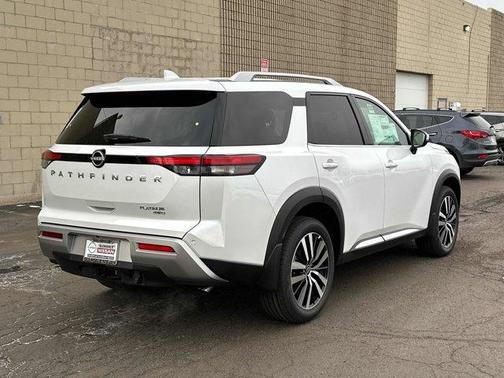 2025 Nissan Pathfinder Platinum