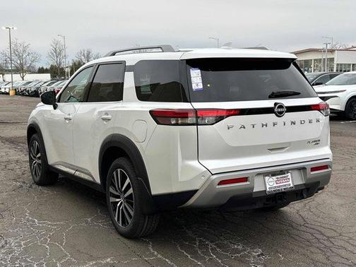 2025 Nissan Pathfinder Platinum