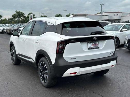 2025 Nissan Kicks SV